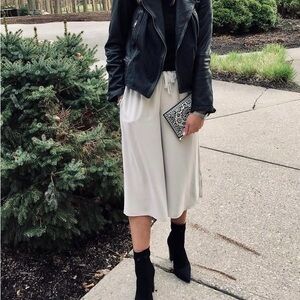 Aritzia Babaton Culotte Matte Pearl Pant